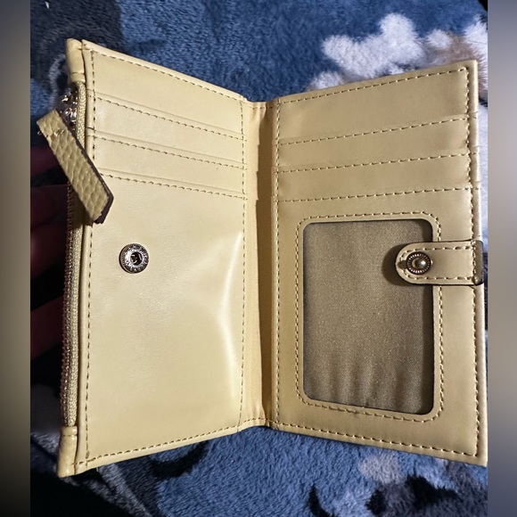 π¨SALE!! Nanette Lepore yellow wallet New without tags. - Picture 3 of 9